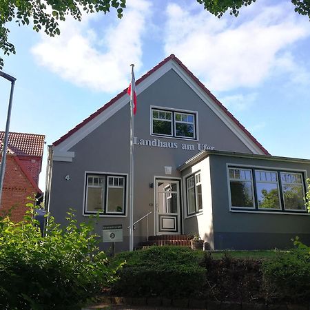 Landhaus Am Ufer - Wohnung 1 Хайлигенхафен Екстериор снимка