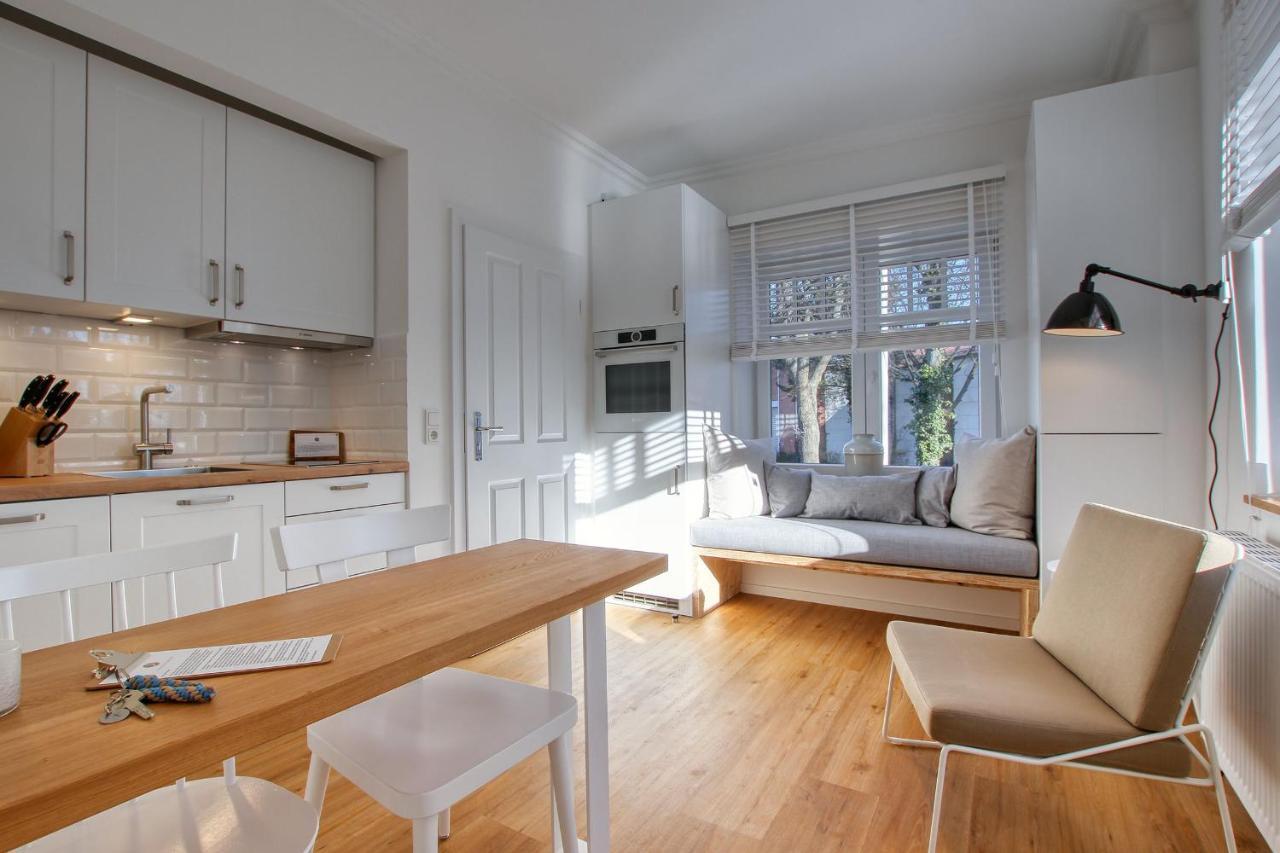 Landhaus Am Ufer - Wohnung 1 Хайлигенхафен Екстериор снимка